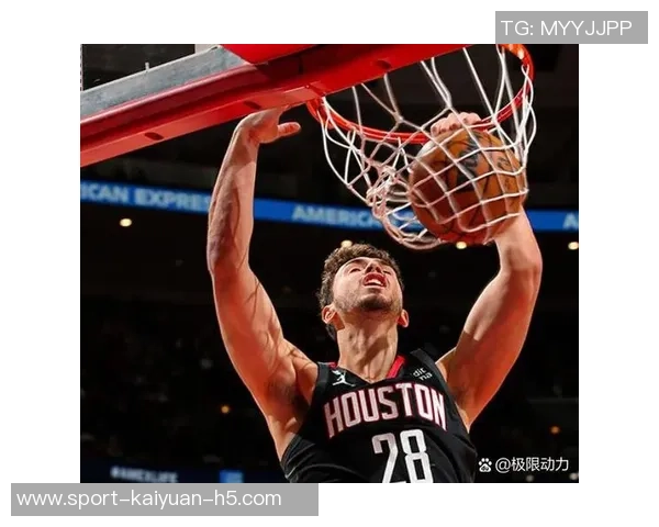 三球半场表现平平12投4中贡献12分4板3助3失误状态需提升 三球半场表现平平12投4中贡献12分4板3助3失误状态需提升