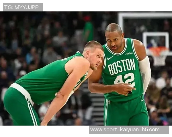 美职篮新赛季东部展望：绿军重建之路与三强争霸的激烈对决